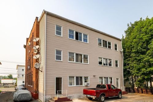 31 Dwight St, New Britain CT  06051-2314 exterior