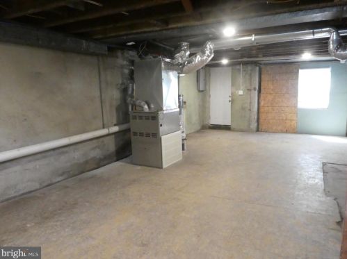 262 9 St, Darby PA 19023-1701 exterior