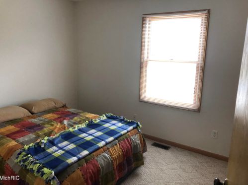 1665 Roberts Rd, Meskegon MI 49445-1549 exterior