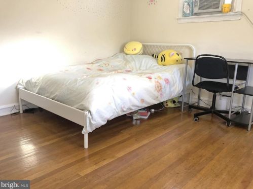 1362 Knorr St, Philadelphia PA 19111-4906 exterior