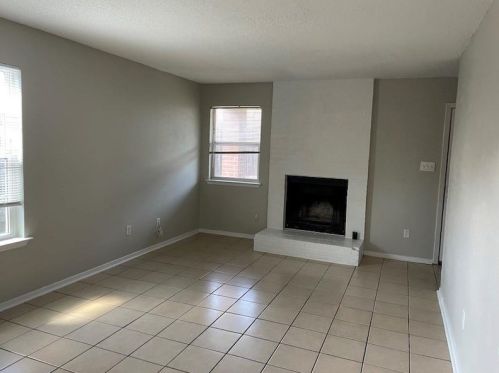 8401 Colony Loop Dr, Austin, TX 78724-3968