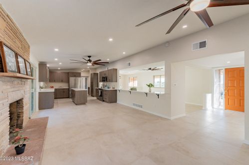 5862 Camino Arenosa, Tucson AZ  85718-4650 exterior