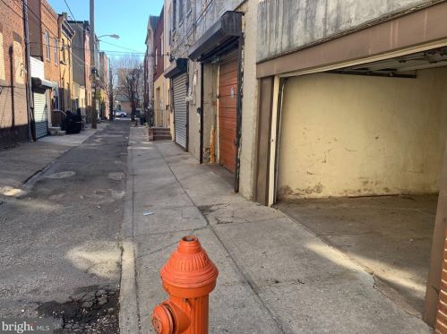 1156 Darien St, Philadelphia PA  19147-5136 exterior