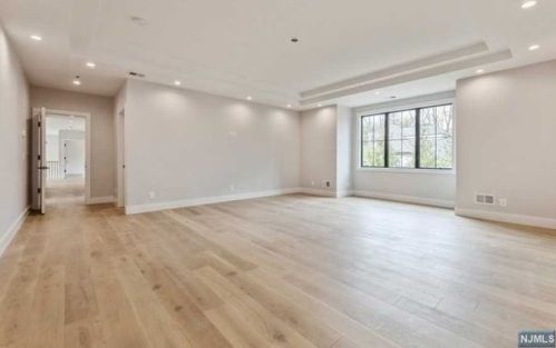 32 Pleasant St, Haworth NJ  07641-1929 exterior