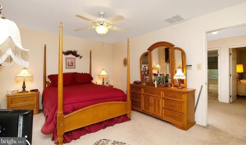 9 Kimberly Dr, Runnemede NJ 08078-2104 exterior