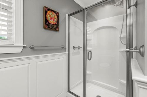 29 Hubbard Rd, Dover NH 03820-4273 exterior