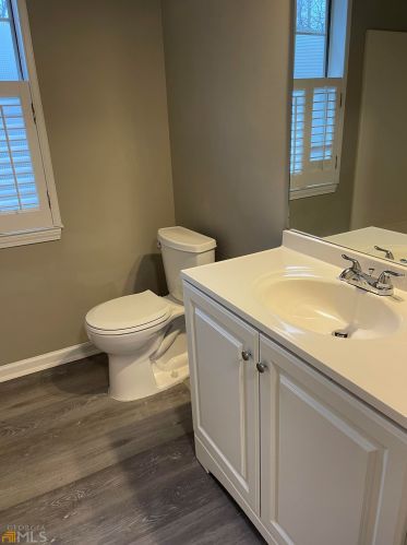 1370 Martinique Ct, Atlanta GA 30331-8335 exterior