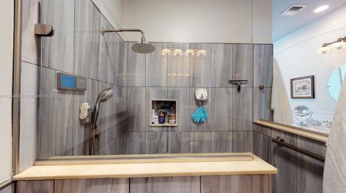 11269 Northland Dr, Fort Pierce FL 34987-1942 exterior