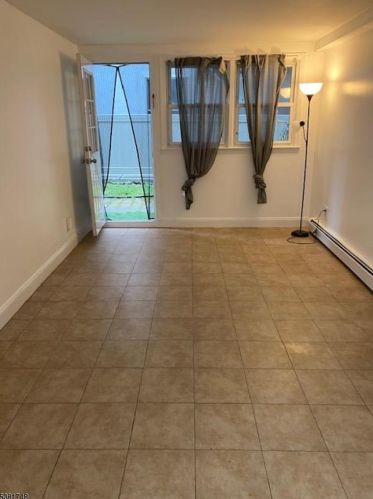 304 40th St, Union City NJ  07087-4902 exterior