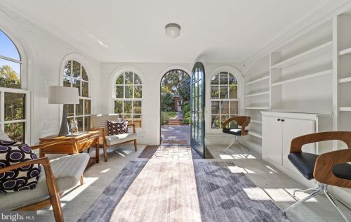 3324 Reservoir Rd, Washington DC  20007-2311 exterior