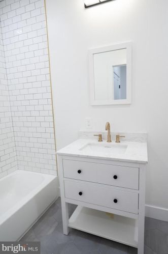 1500 Dickinson St, Philadelphia PA 19146-4757 exterior