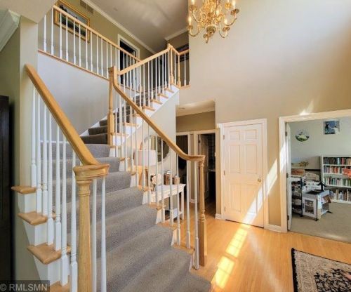 1120 Wildwood Way, Chaska, MN 55318-9732