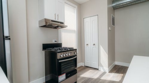 3144 Lituanica Ave, Chicago IL 60608-6649 exterior