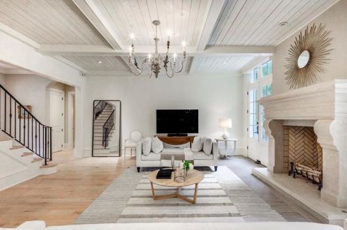 4200 Glengary Dr, Atlanta GA  30342-3508 exterior