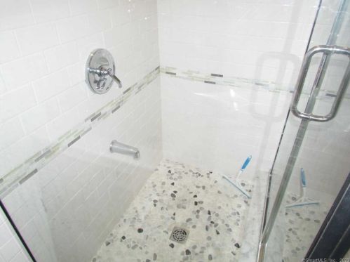 36 Belmont Ave, Windsor CT  06095-3335 exterior