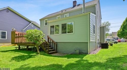 128 Mohawk Dr, Cranford NJ 07016-3364 exterior