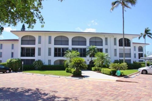 53 High Point Cir, Naples FL 34103-4282 exterior