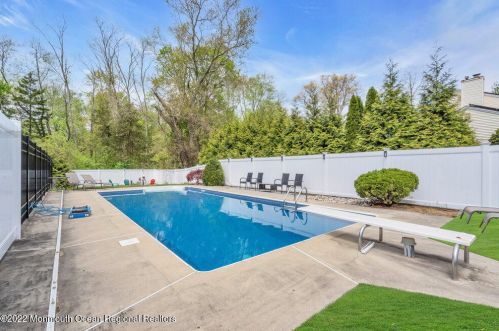 28 Linda Dr, Jackson Twp NJ 08527-5026 exterior