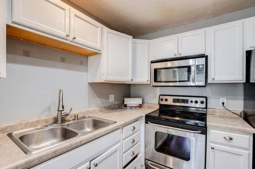 1522 Aspen Dr, Saint Paul MN 55122-1305 exterior