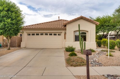 10402 Oakbrook St, Tucson, AZ 85747-5968