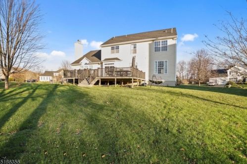 24 Dorset Dr, Hackettstown NJ  07840-5010 exterior