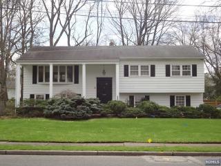278 Colby Pl, Paramus, NJ 07652-5608