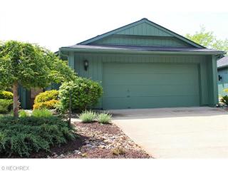 13452 Trails Edge Ct, Cleveland, OH 44136-4404