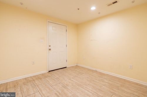 912 Varney St, Washington DC 20032-4372 exterior