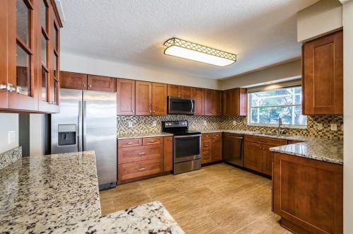 17606 Esprit Dr, Tampa, FL 33647-2504