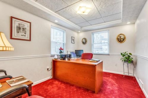 502 Main St, Pittsburgh PA 15220-5102 exterior