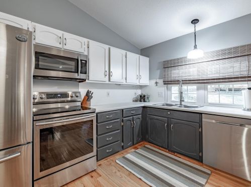 2922 Meramar Dr, Saint Louis MO 63129-5636 exterior