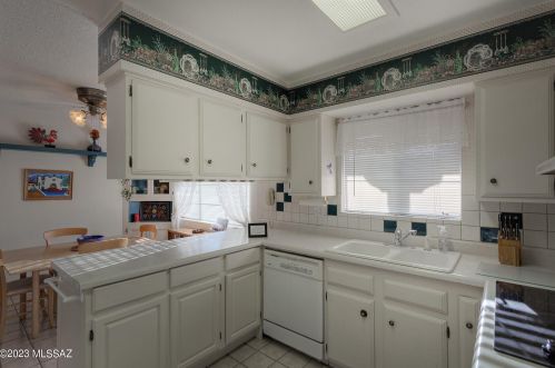 301 Abrego Dr, Green Valley AZ 85614-3634 exterior