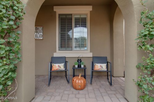 22516 37th Ter, Phoenix AZ  85050-7376 exterior