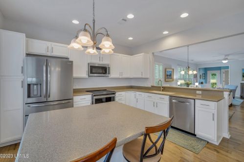 71 Spg Beauty Dr, Bluffton SC 29909-7149 exterior