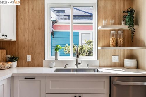 1519 Fairview St, Berkeley CA 94703-2414 exterior