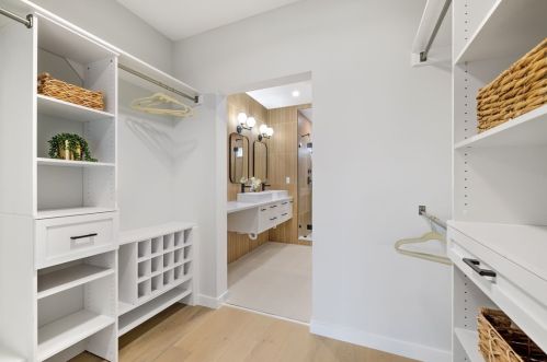 5105 Holmes St, Pittsburgh PA  15201-2433 exterior