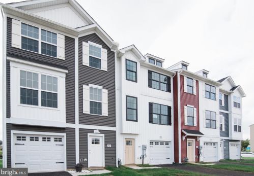 35 Overlook Dr, Hanover PA 17331-9136 exterior