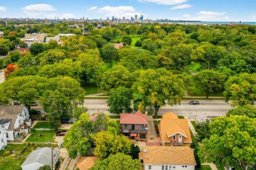 439 Oklahoma Ave, Milwaukee WI 53207-3076 exterior