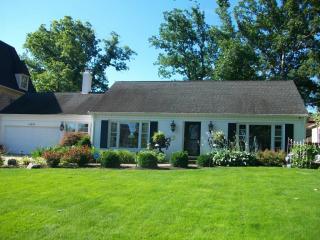 13841 Edgewater Dr, Cleveland OH  44107-1413 exterior