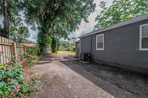 1806 Comanche Ave, Tampa FL  33610-8224 exterior