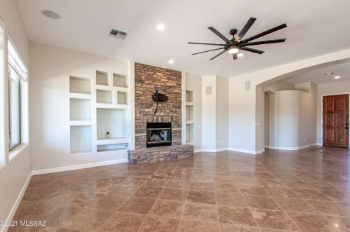 5999 Placita Pajaro, Tucson AZ  85718-3466 exterior