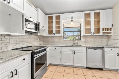 6004 Bamboo Dr, Fort Pierce FL 34982-3776 exterior