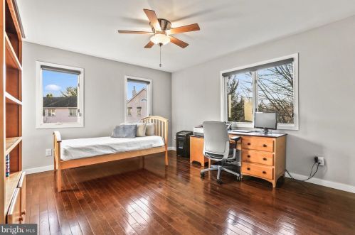 7 Hanover Ct, Princeton NJ 08540-7067 exterior