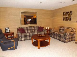 6640 Westview Dr, Cleveland OH  44141-2902 exterior