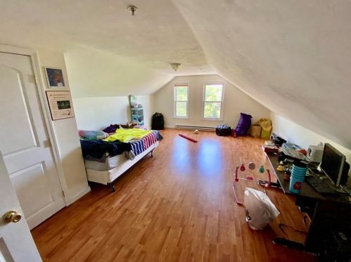 60 Lk St, Webster MA 01570-2605 exterior