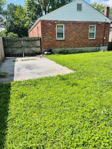 6905 Raymond Ave, Saint Louis MO 63130-1912 exterior