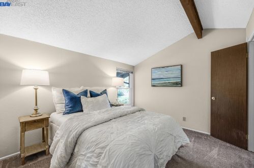 44 Rolling Grn Cir, Concord CA 94523-3266 exterior