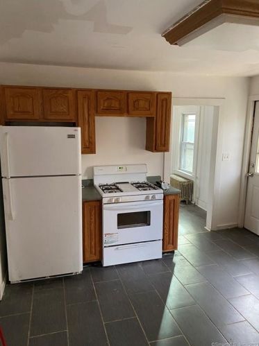 40 James St, Torrington CT 06790-4905 exterior