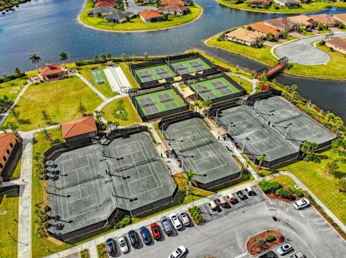 11720 Apple Blossom Trl, Fort Pierce FL  34987-2475 exterior