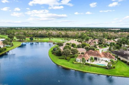 1300 Little Blue Heron Ct, Naples FL 34108-3311 exterior